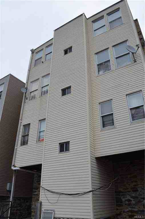 Beautiful Spacious 3 Bedroom Apt near downtown Yonkers - Photo 3 of 7