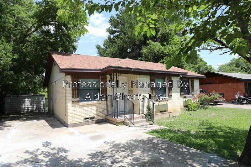 1321 Woodcrest Dr - Photo 3 of 27