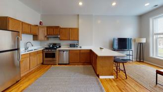 Beautiful Pilsen apartment by Pink Line - Photo 1 of 1
