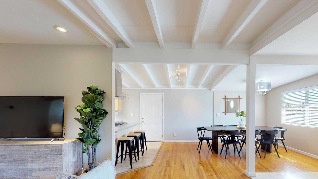 Spacious Mountain View home near Googleplex - Photo 5 of 19