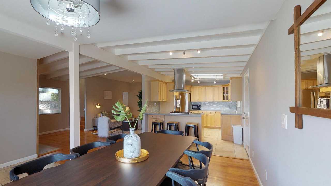 Spacious Mountain View home near Googleplex - Photo 6 of 19