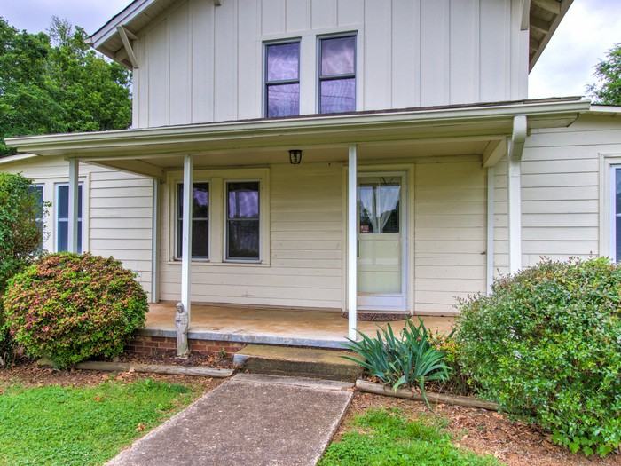 7507 Greenlawn Dr - Photo 3 of 31