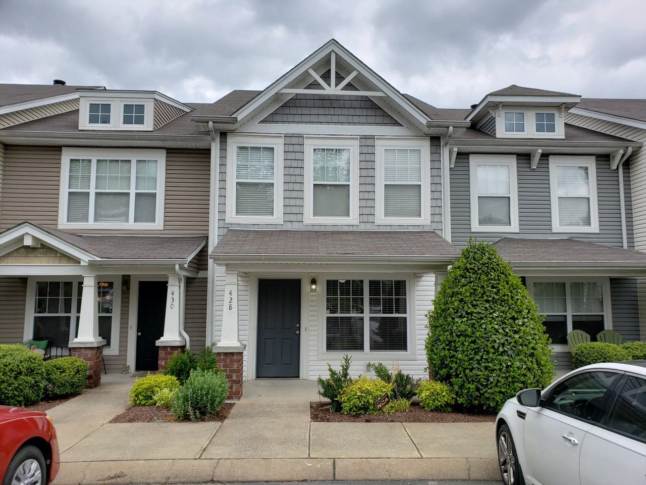 428 Shadow Glen Dr - Photo 2 of 29