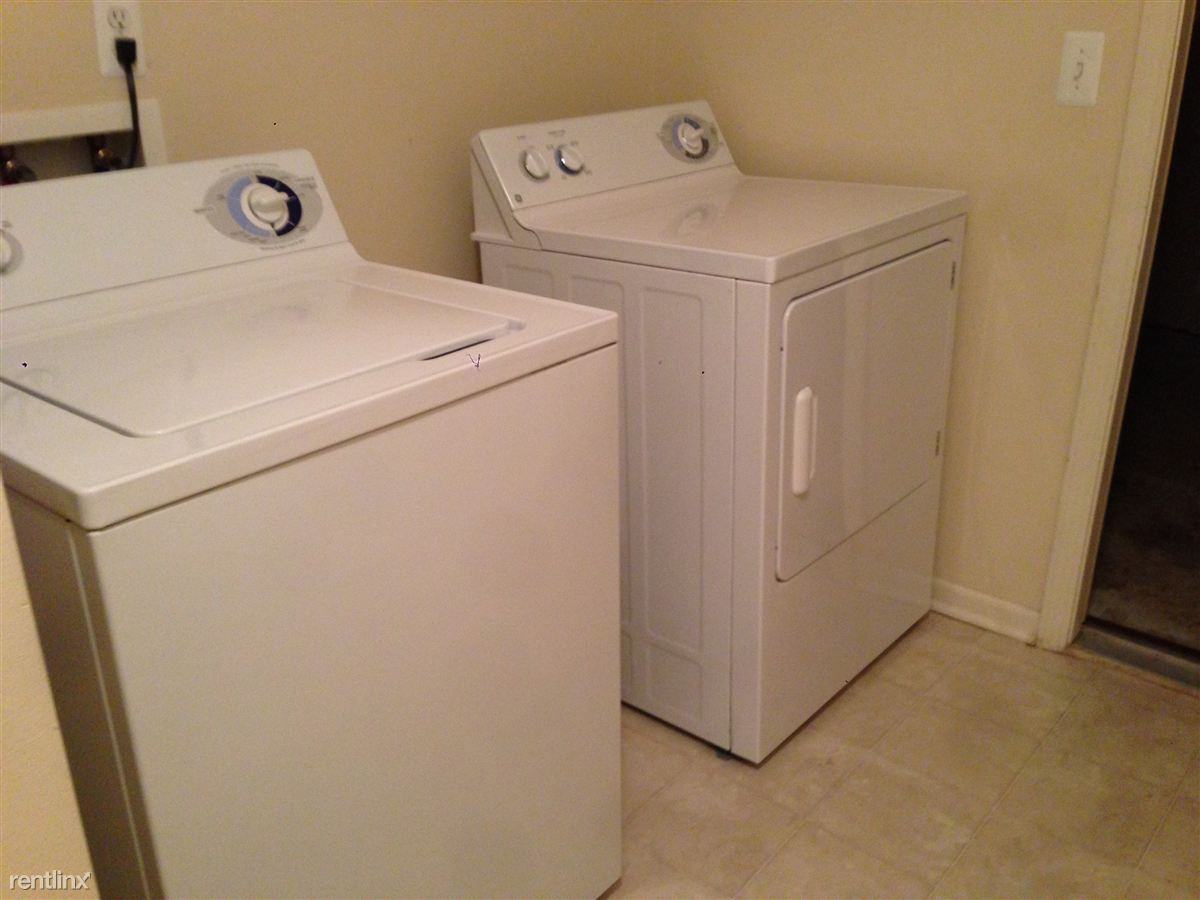 22031 Fairlane Blvd - Photo 3 of 3