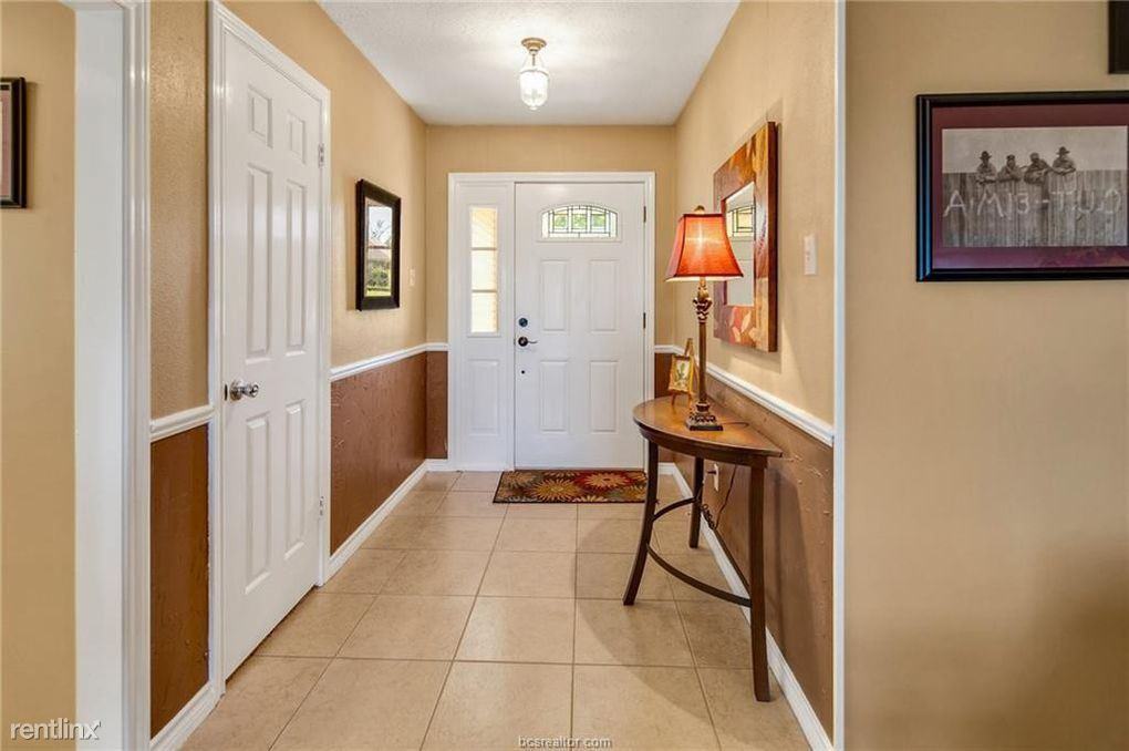 715 Summerglen Dr - Photo 3 of 50