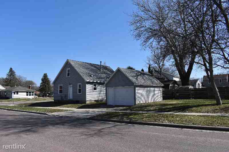 502 S Hampton St - Photo 2 of 16