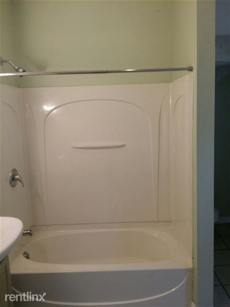 26 Hickory St - Photo 2 of 8