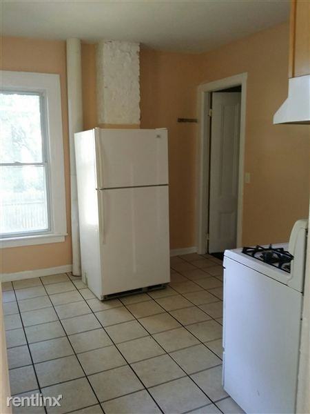 26 Hickory St - Photo 3 of 8