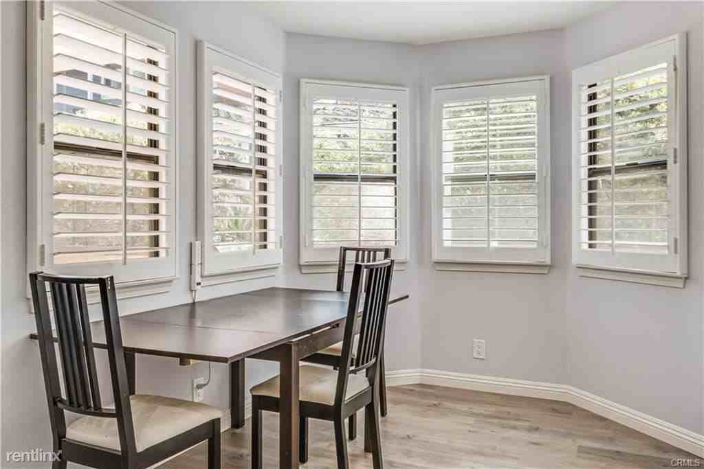16 Monterey Ct - Photo 3 of 10