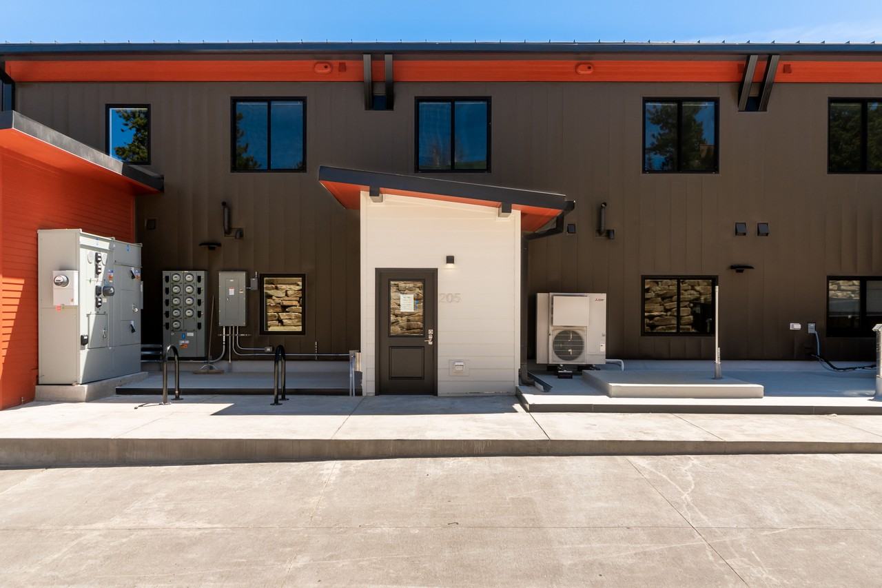 420 Steamer Dr - Photo 3 of 17