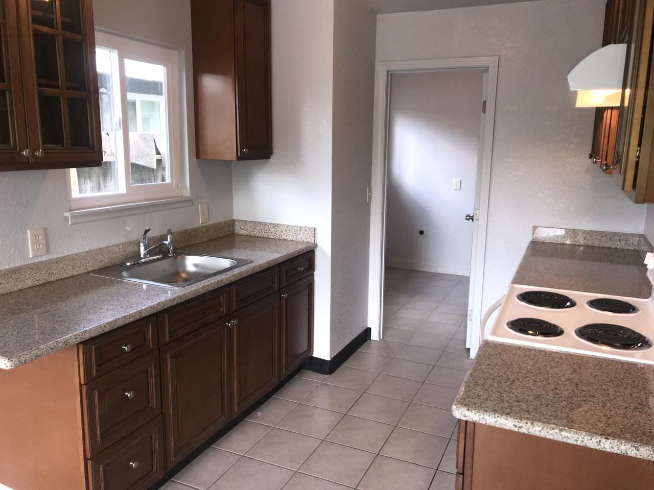 460 Greenbrier Ave - Photo 3 of 13