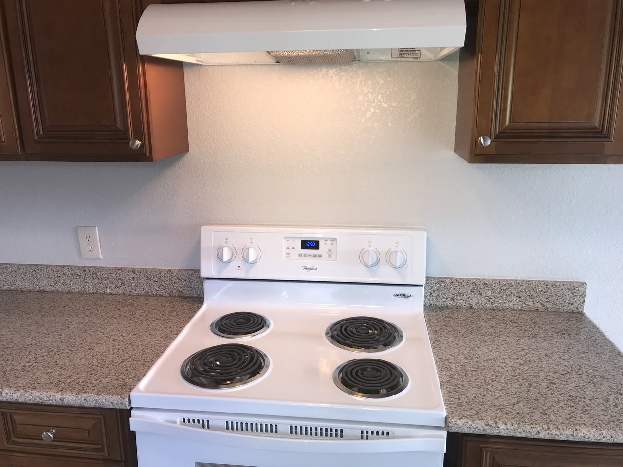 460 Greenbrier Ave - Photo 4 of 13