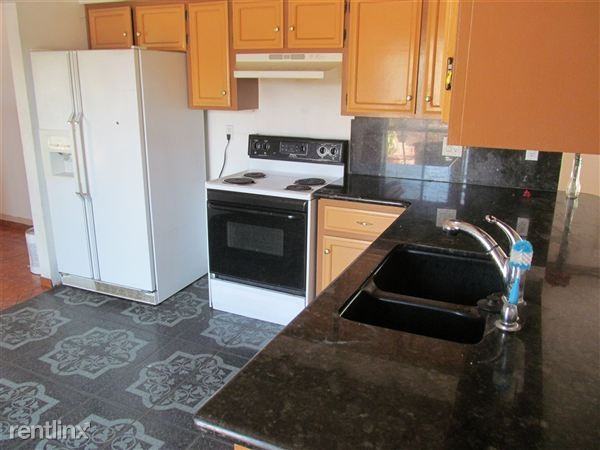 909 E Gable Ave - Photo 2 of 4