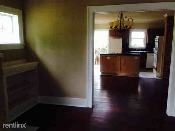 2508 N Lee Ave - Photo 2 of 4