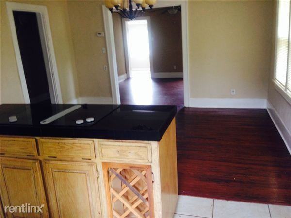 2508 N Lee Ave - Photo 3 of 4