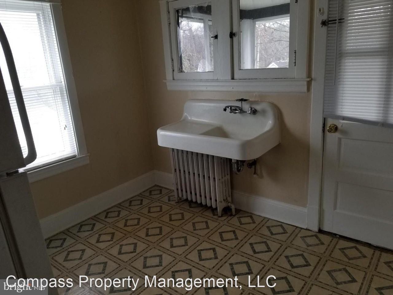 16 -B Raymond Avenue - Photo 2 of 12