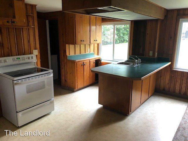 621 3rd Ave West - Photo 2 of 7