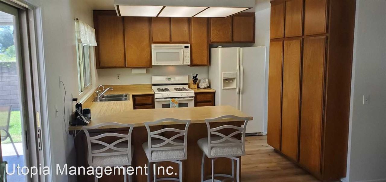 622 Woodland Court - Photo 3 of 9