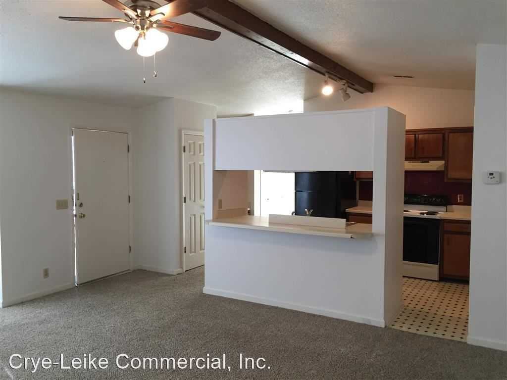 925 Patio Dr - Photo 3 of 7