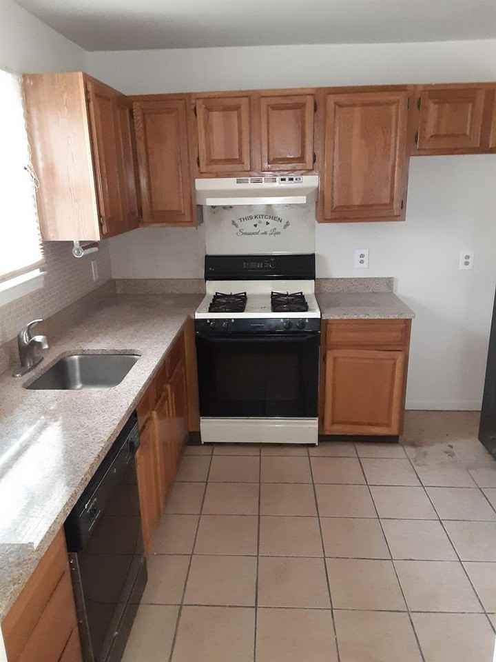 4 Shira Ct - Photo 2 of 24