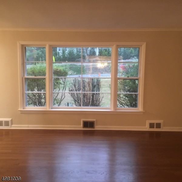 131 Southern Blvd - Photo 2 of 19