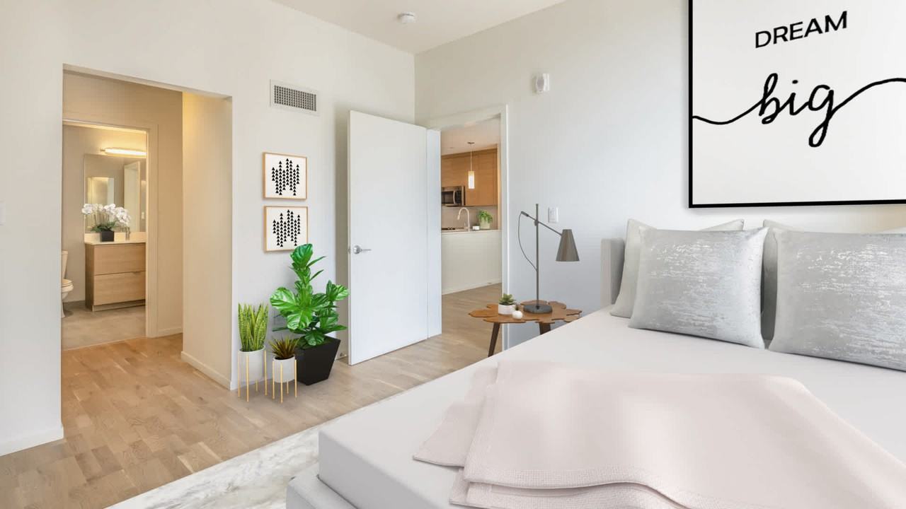 Girard - Photo 2 of 58