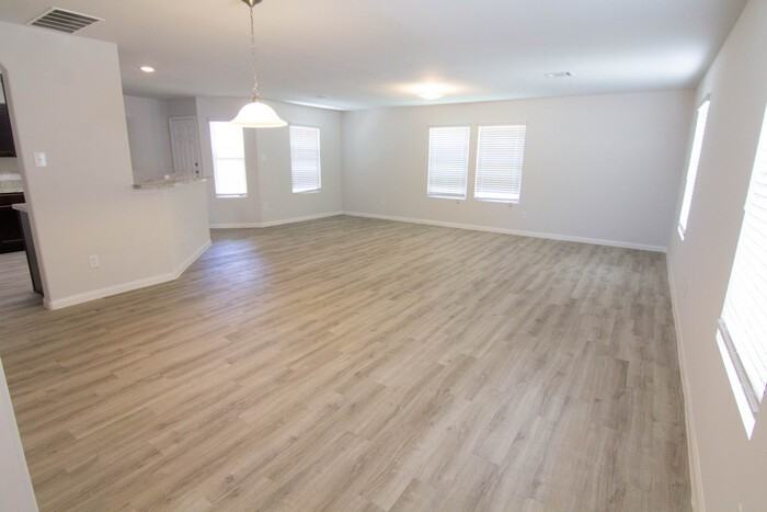 18530 Paddys Creek Trail - Photo 2 of 8