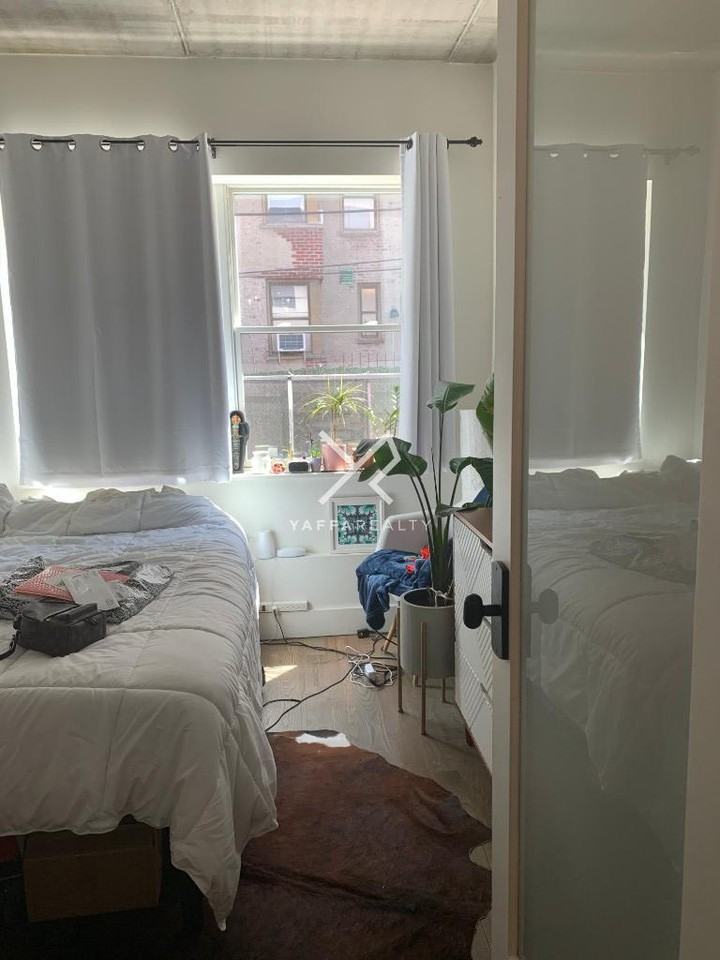 806 Saint John'S Place #2F - Photo 2 of 15