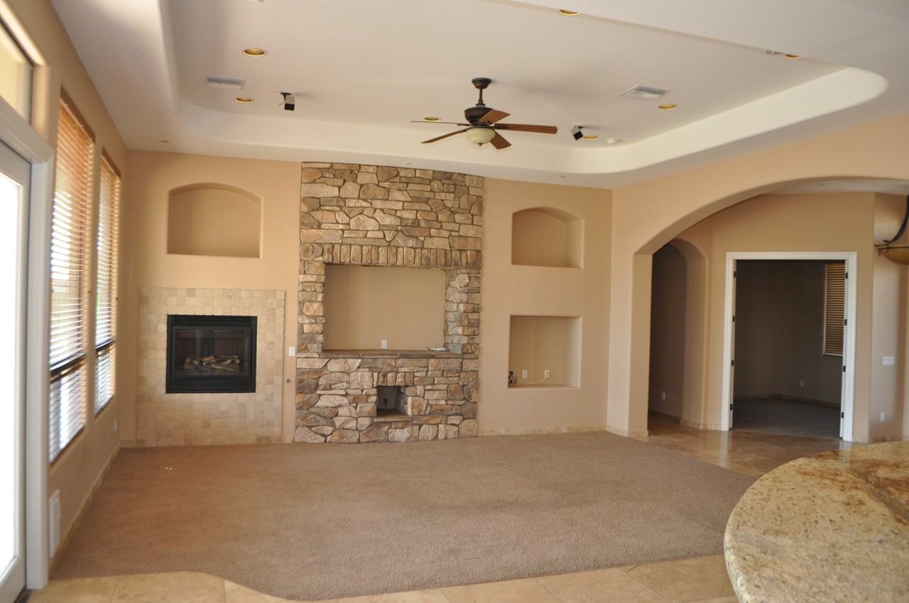 18115 W Solano Ct - Photo 3 of 28