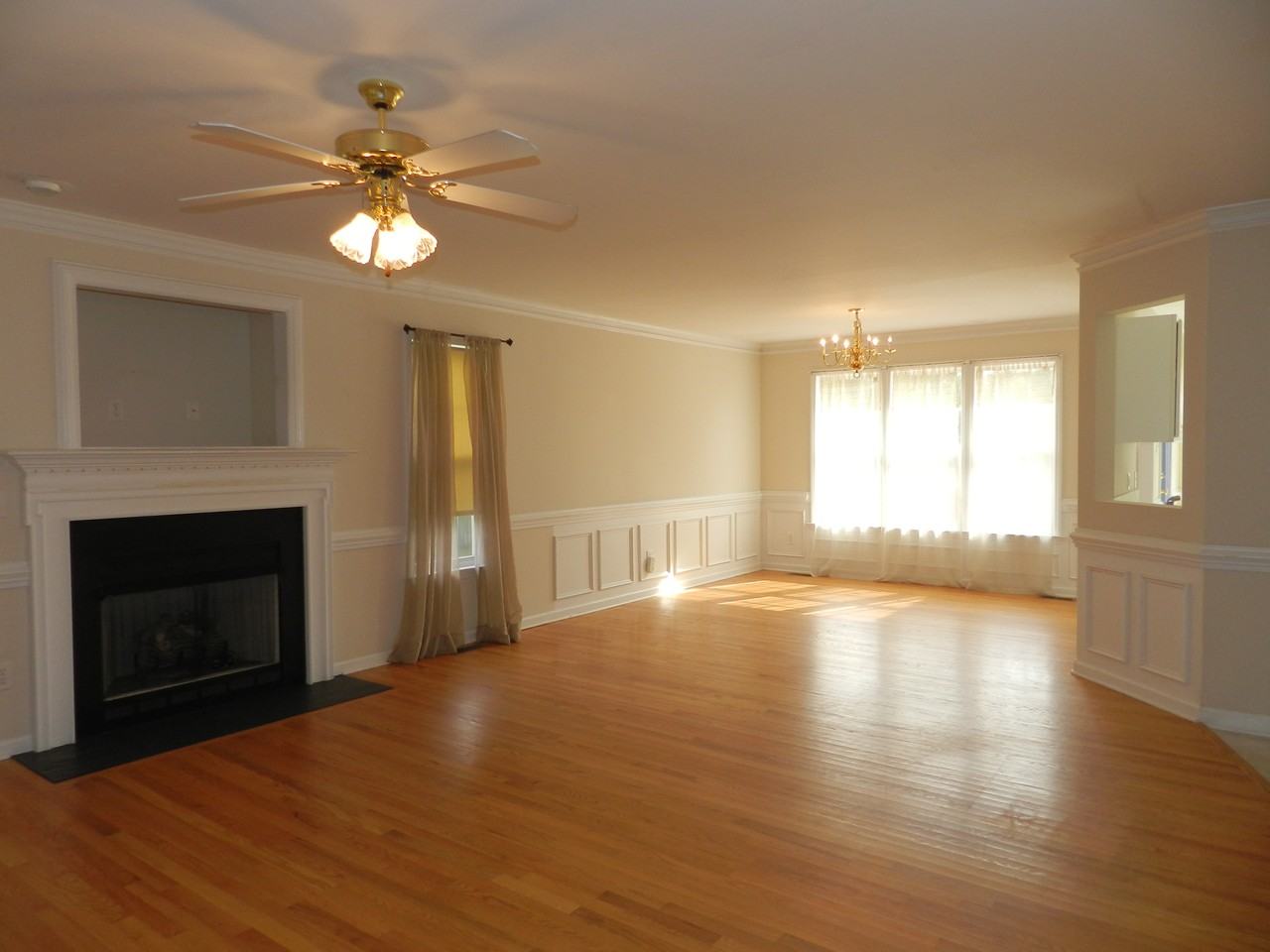 879 Sunrise Dr - Photo 2 of 13