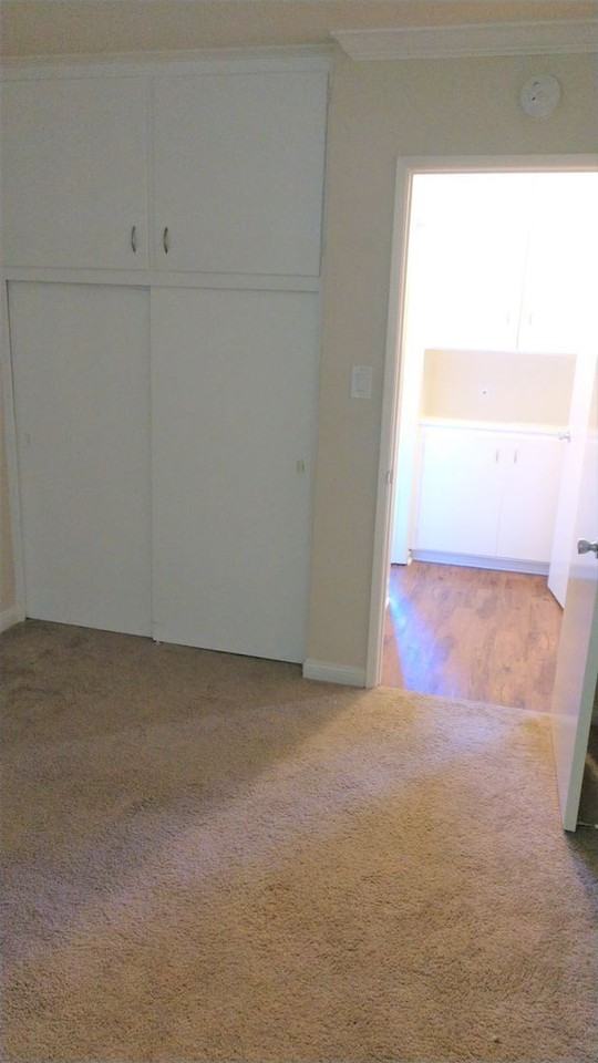 951 Opal St - Photo 2 of 6