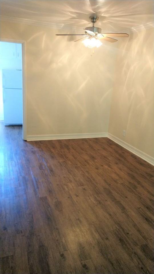 951 Opal St - Photo 3 of 6