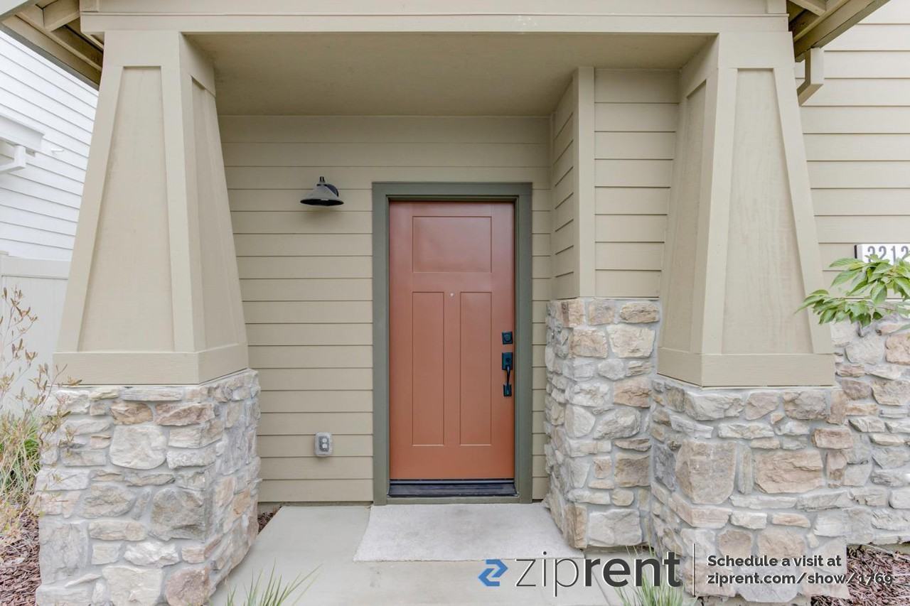 3212 Luscutoff Ct - Photo 2 of 13