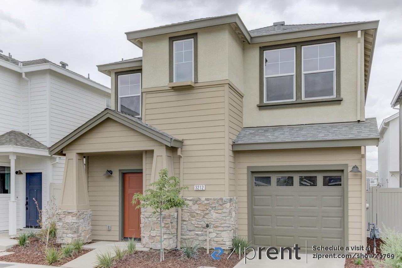 3212 Luscutoff Ct - Photo 3 of 13