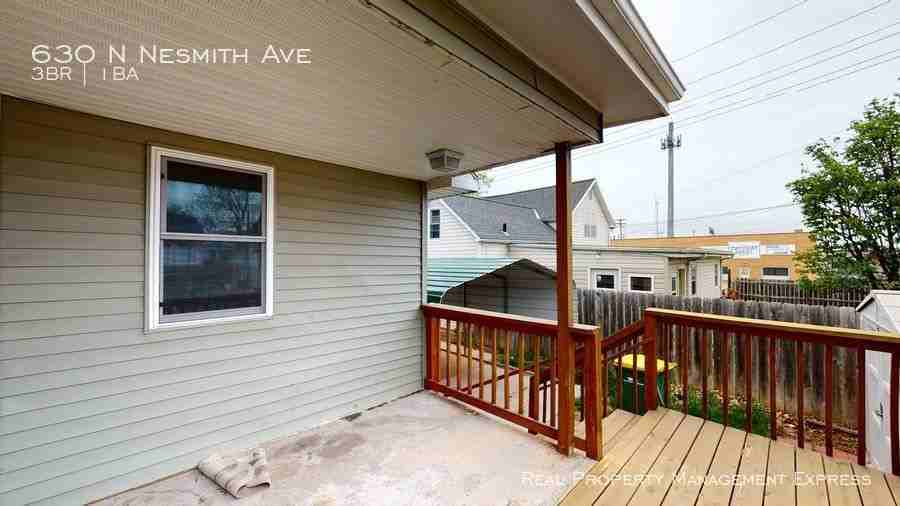630 N Nesmith Ave - Photo 2 of 17