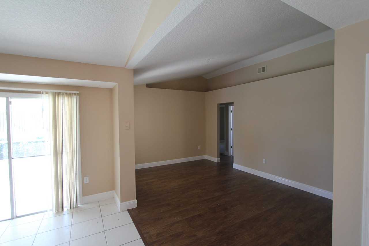 820 Briargrove Ave - Photo 2 of 12