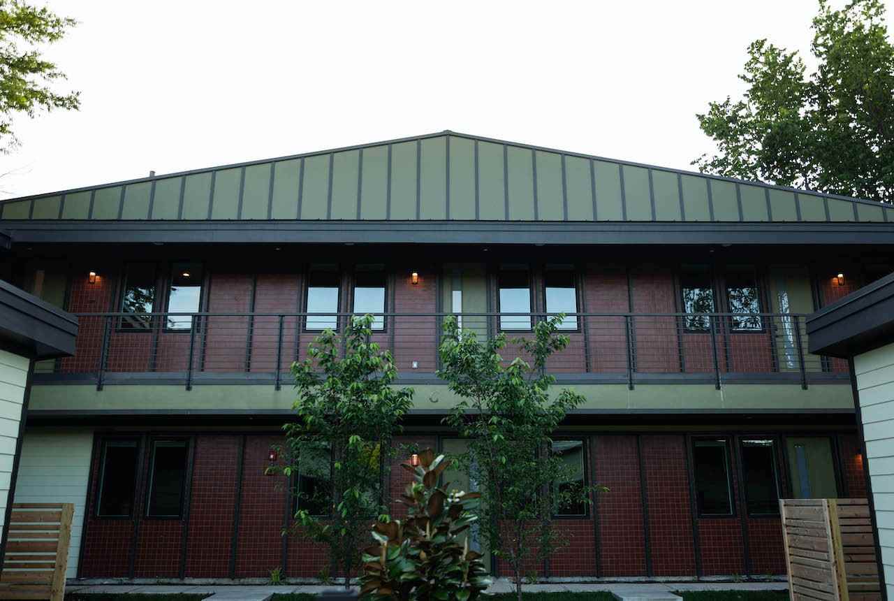 525 N College Ave - Photo 5 of 11