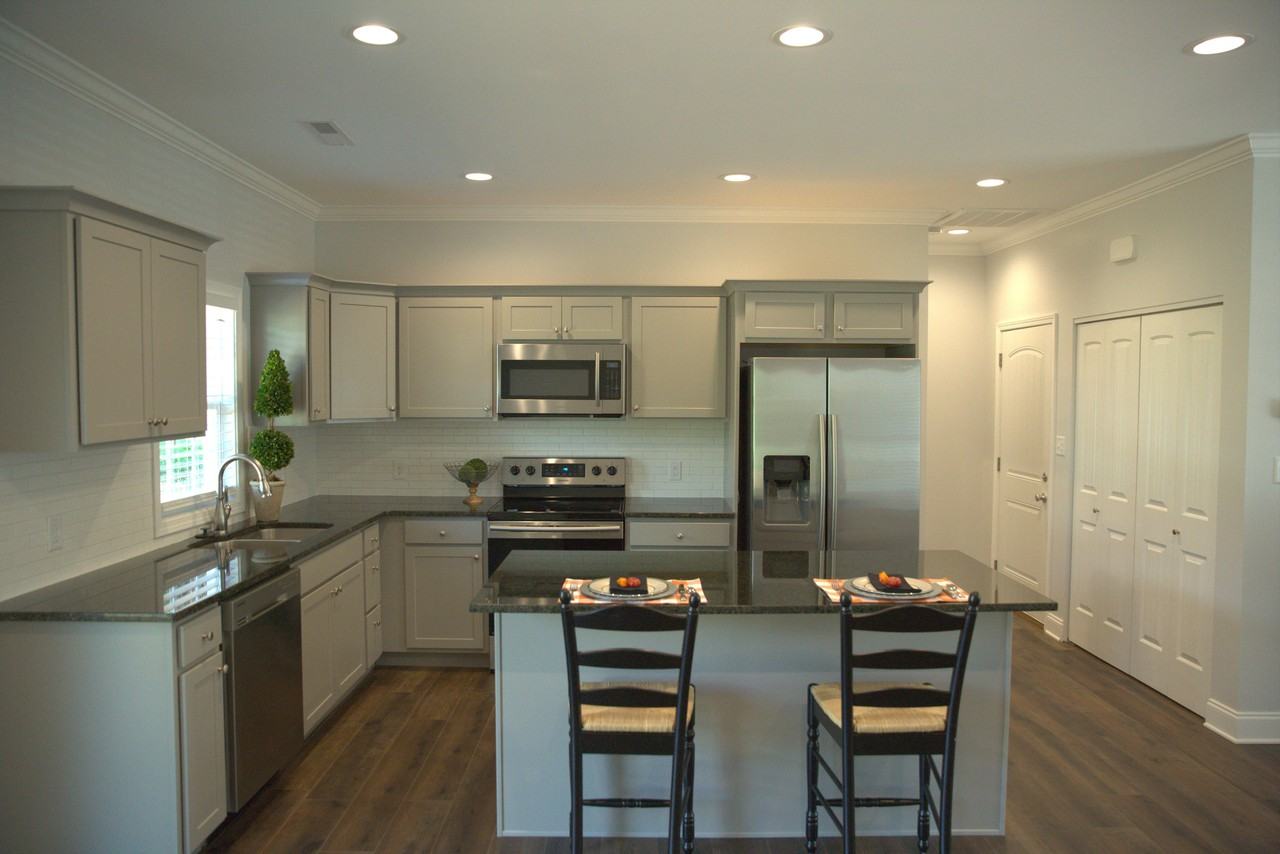 324 Navaho Dr - Photo 2 of 10