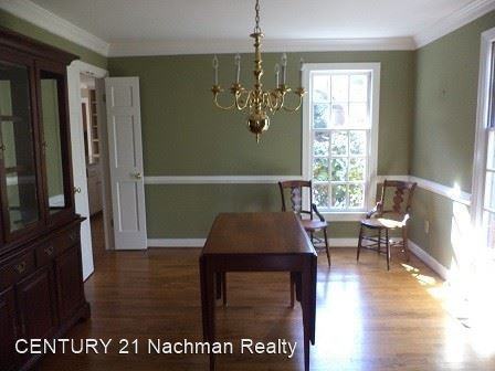 112 Barrett Pl - Photo 3 of 13