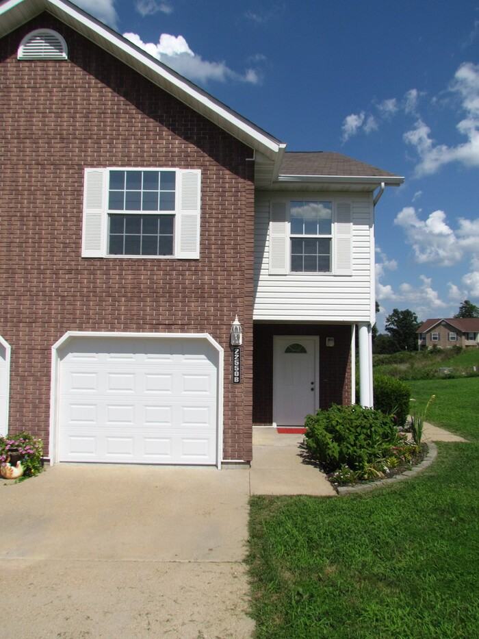 22550 Hollow Oak Lane - Photo 2 of 43