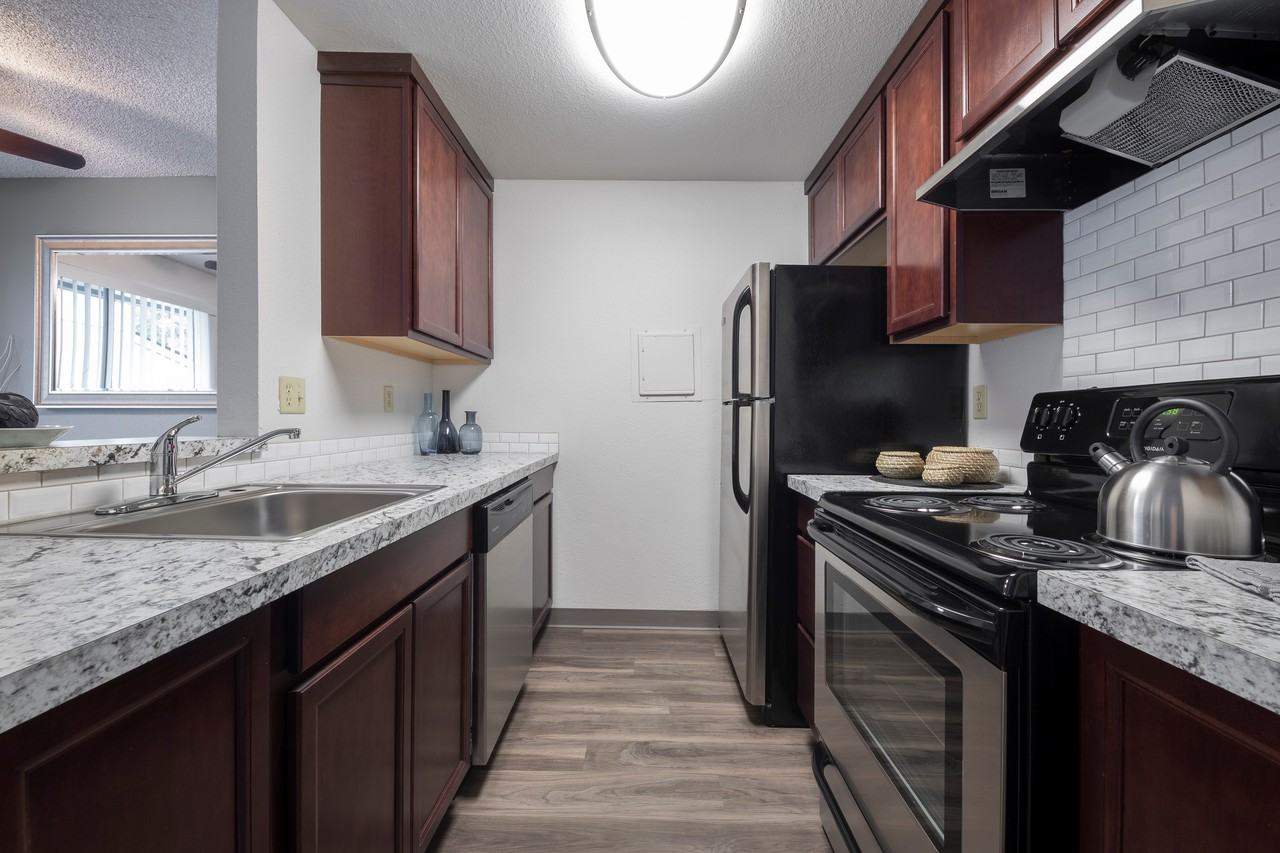 Solana Apartments - Photo 3 of 22