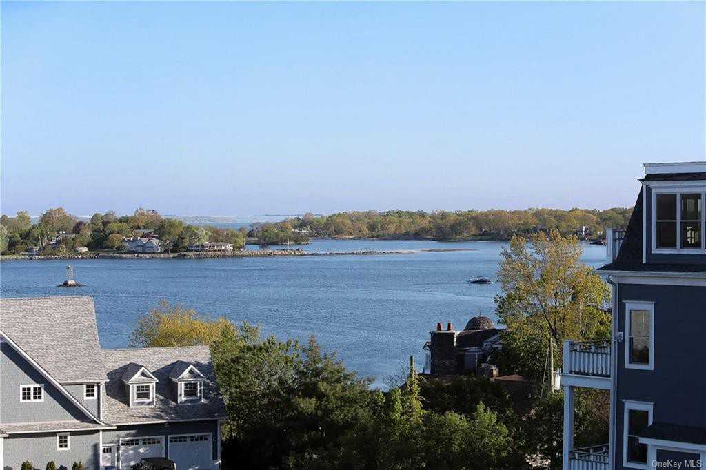 4 Harbor Drive - Photo 2 of 19