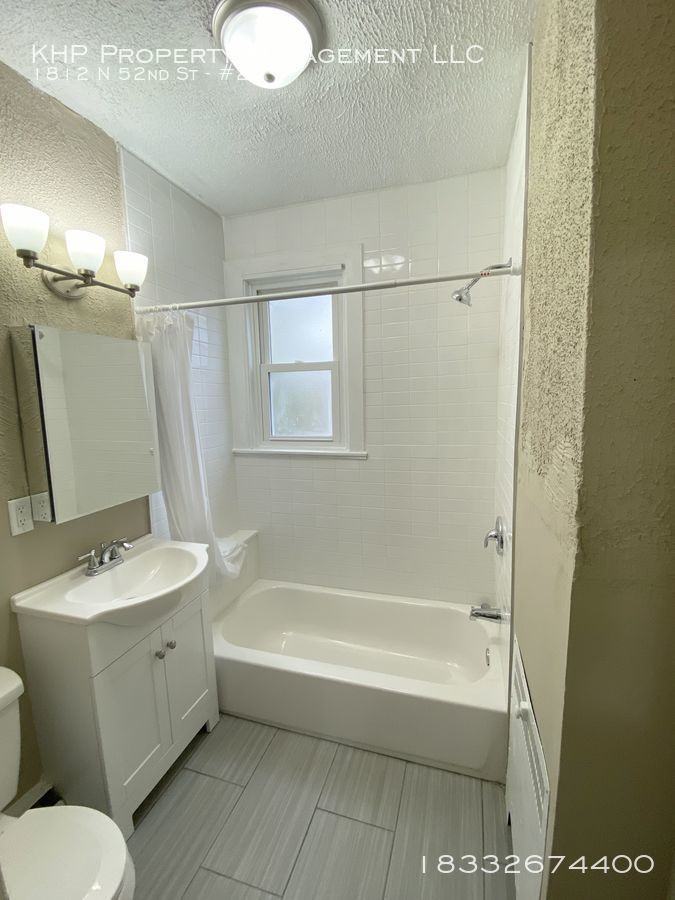 1812 N 52nd St #2 - Photo 3 of 8
