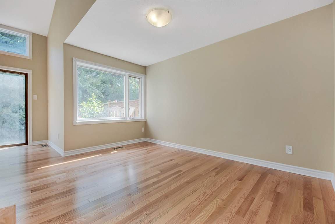 Parkside Realty Apartments 2825 Springland Dr, Ottawa, ON K1V 9S7