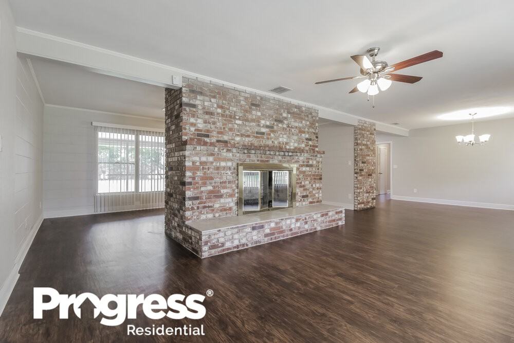 351 Starling Rd - Photo 3 of 16