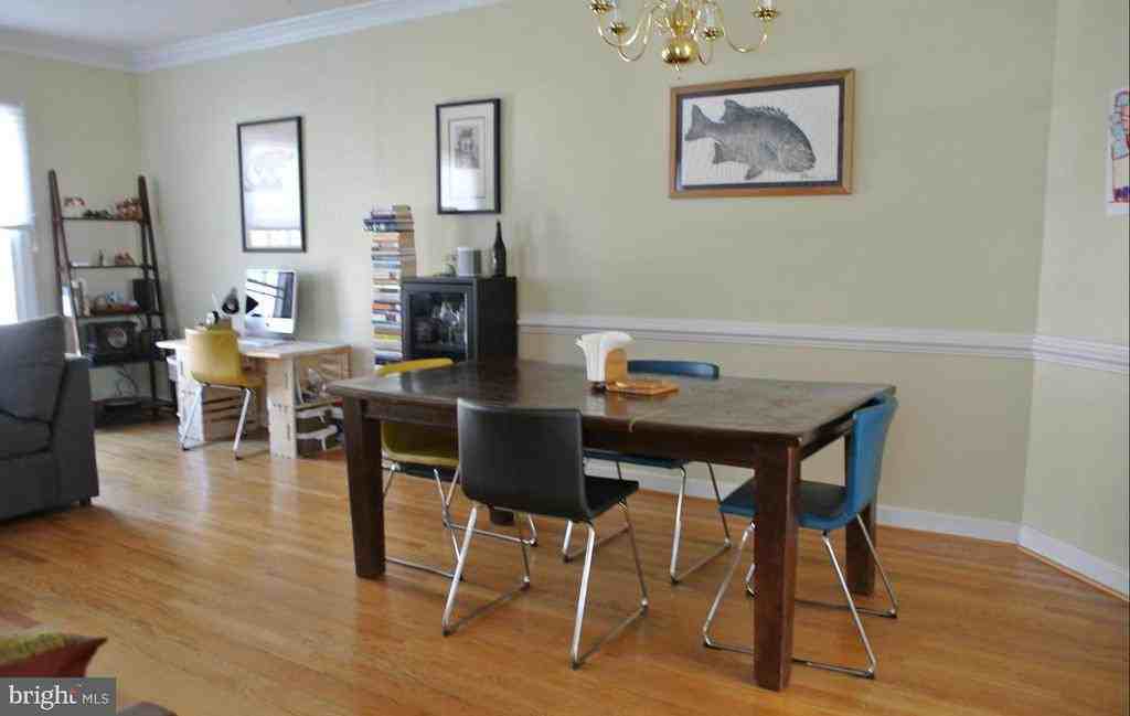 504 N Thomas St F - Photo 2 of 4