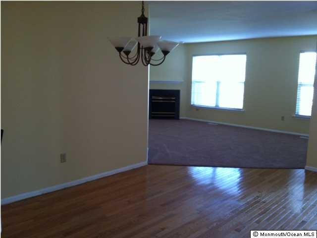 437 Deuce Dr - Photo 2 of 6