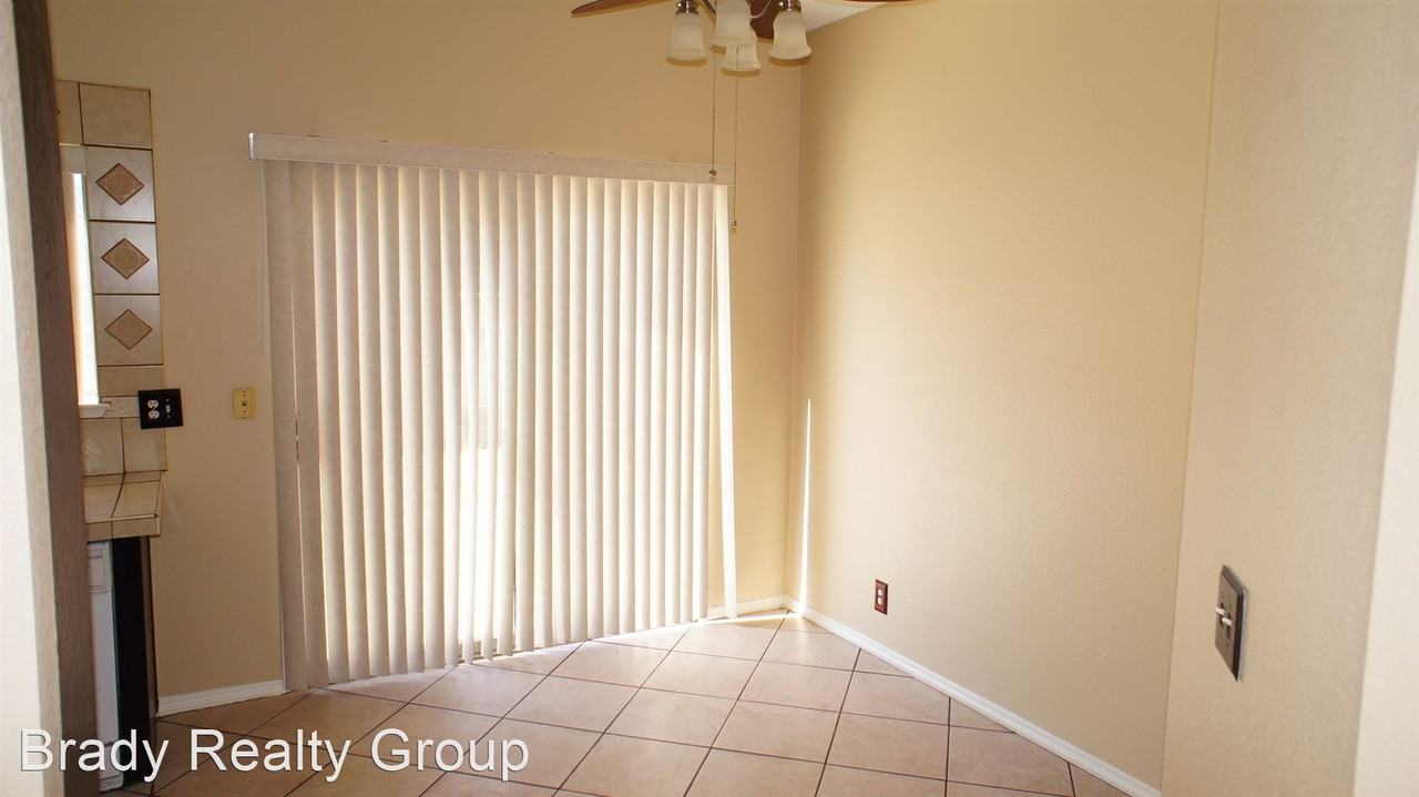 4436 Bristol Manor Dr - Photo 3 of 12