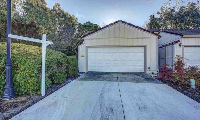 3 Arete Court - 1 - Photo 2 of 25