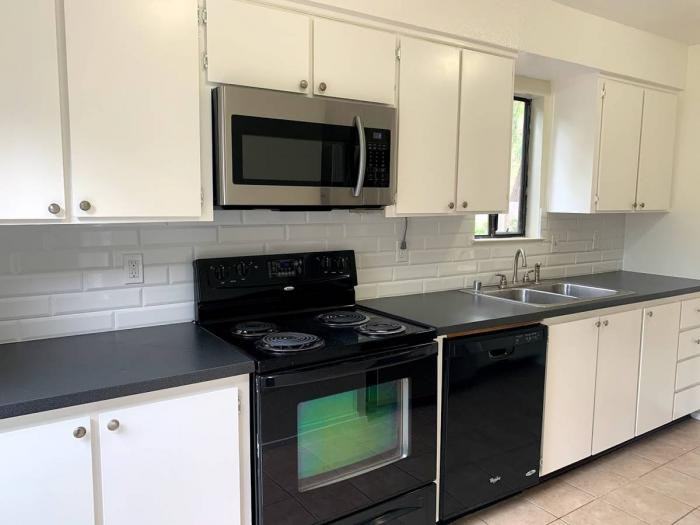 3 Arete Court - 1 - Photo 3 of 25